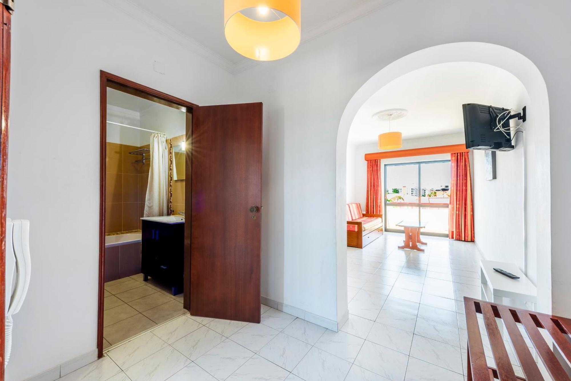 Solgarve Lejlighedshotel Quarteira Eksteriør billede