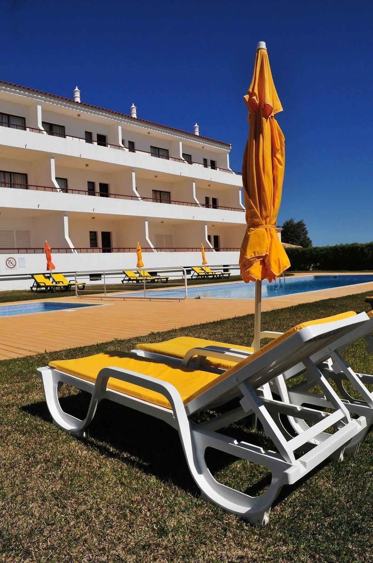 Solgarve Lejlighedshotel Quarteira Eksteriør billede